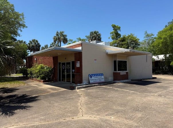 47 Ave F, Apalachicola, FL 32320