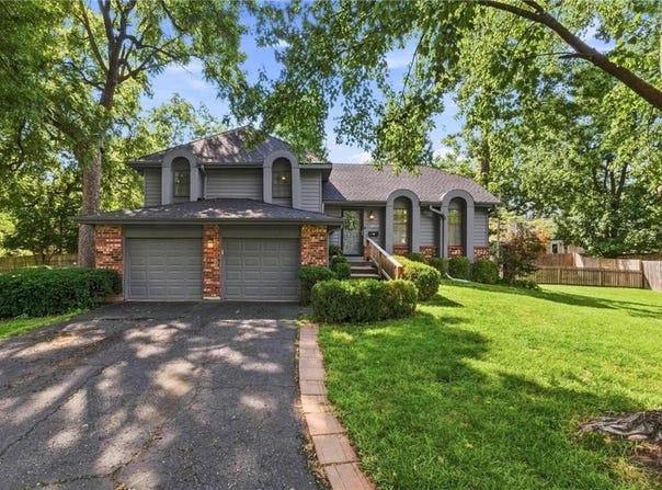 10314 W 48th Street, Shawnee, KS 66203