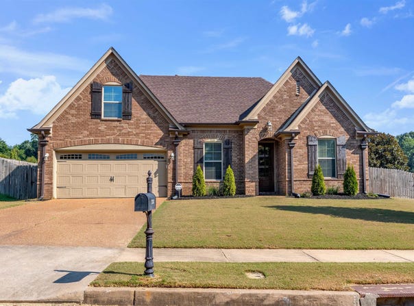 7118 HILL FARM Dr, Bartlett, TN 38002