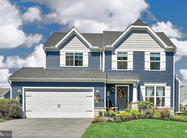 22 CLARKSFIELD Drive, DUNCANNON, PA 17020