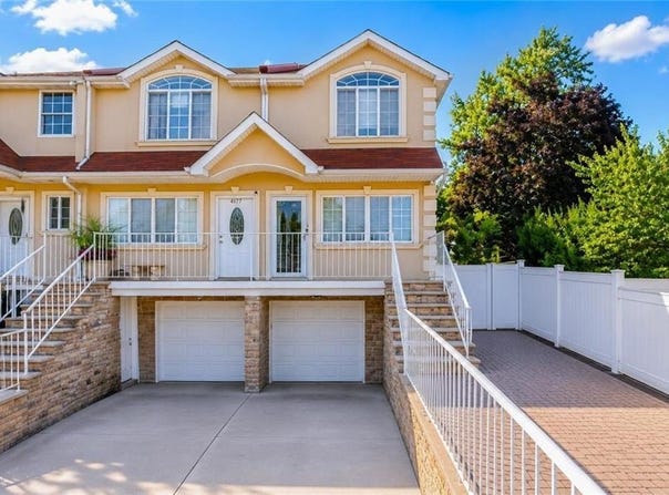 4175 Amboy Road, Staten Island, NY 10308
