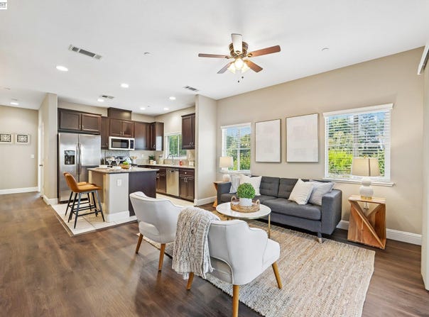 1252 Detroit Ave, Concord, CA 94520
