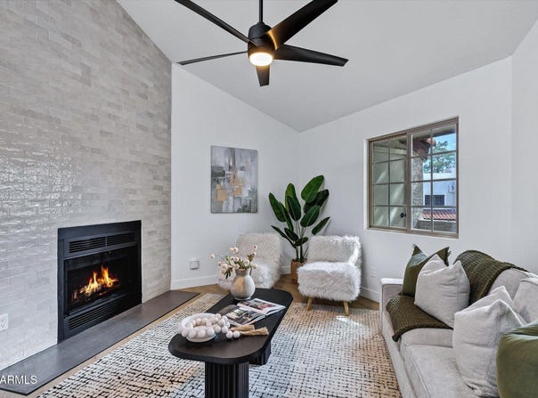 2020 W UNION HILLS Drive, Phoenix, AZ 85027