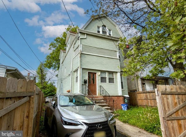 38-40 ECKERT Avenue, NEWARK, NJ 07112