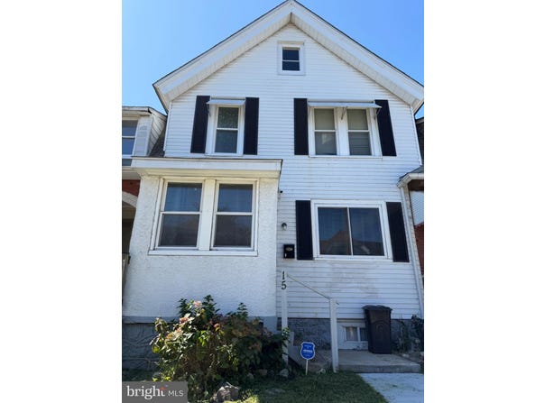 15 WALNUT Street, MARCUS HOOK, PA 19061