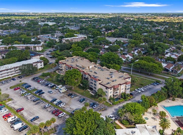7300 NW 17th St, Plantation, FL 33313