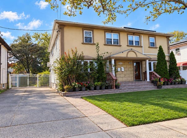25612 147th Ave, Rosedale, NY 11422