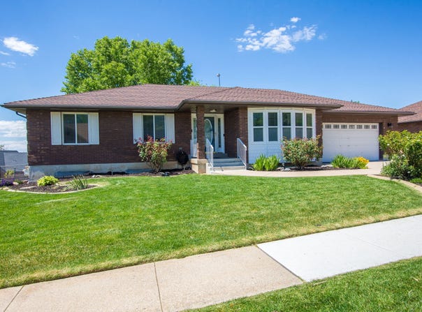 2561 E 2700 N, Layton, UT 84040