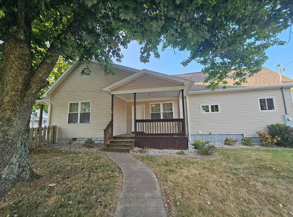708 S Franklin St, Robinson, IL 62454