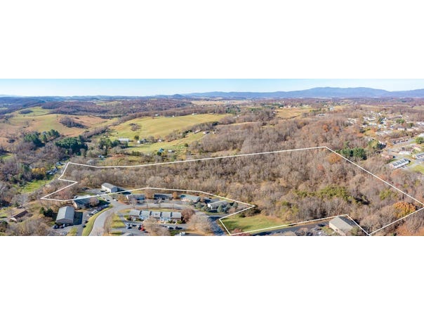 2409 BARE ST, STAUNTON, VA 24401