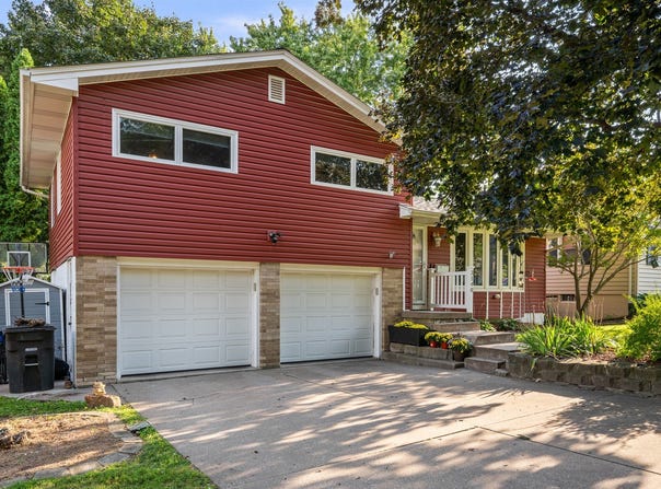 3140 11th Avenue, Moline, IL 61265