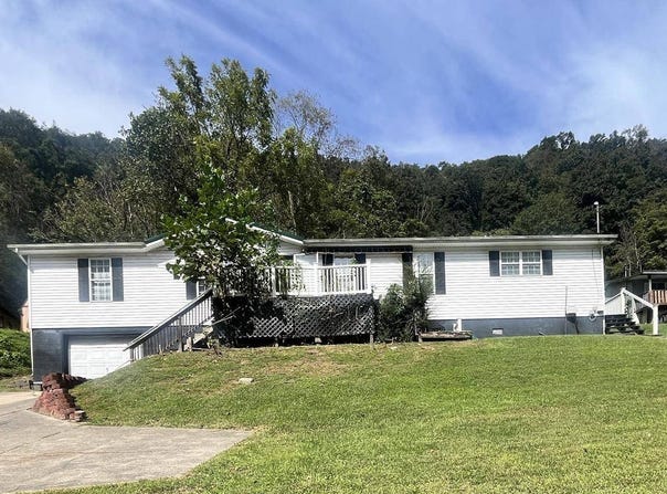 659 Campbells Creek Road, Charleston, WV 25306