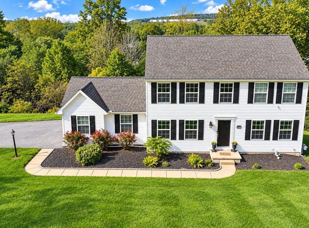 403 LEE Court, YORK, PA 17406