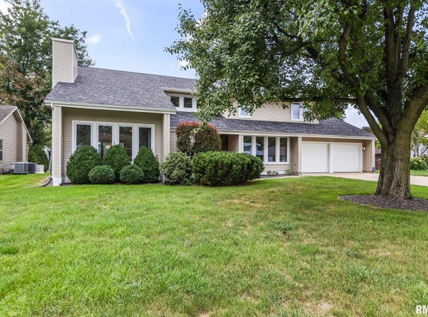 209 PRESTWICK Road, Springfield, IL 62702