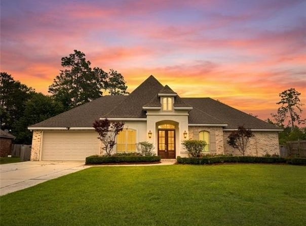 200 BELLE POINTE Drive, Madisonville, LA 70447