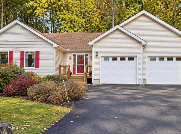 401 Underhill Drive, Tamiment, PA 18371