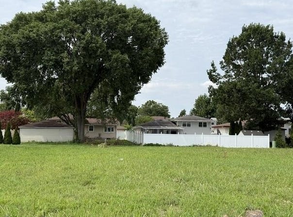 8232 Castle Drive, Munster, IN 46321