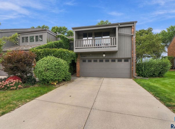 2901 S Ridgeview Way, Sioux Falls, SD 57105