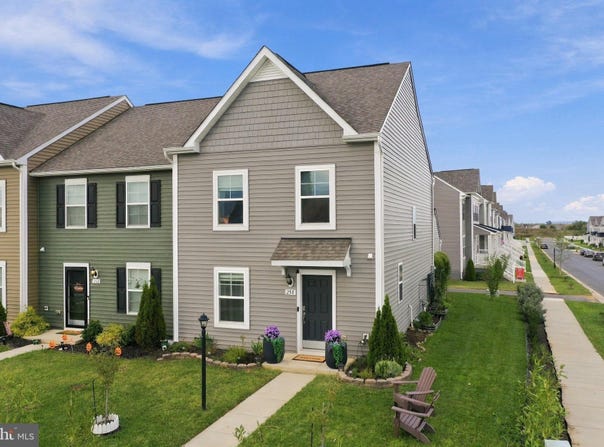 258 BATTLEFIELD Drive, CHARLES TOWN, WV 25414
