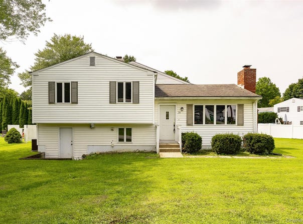 34 Riverview Drive, Fishkill, NY 12524
