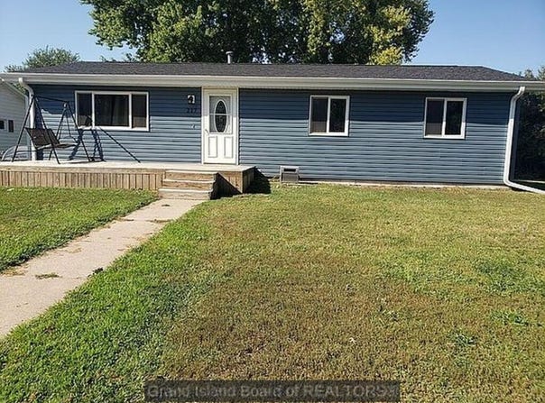 217 W Circle Drive, Aurora, NE 68818