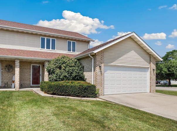 2399 Caton Crest Drive, Crest Hill, IL 60403