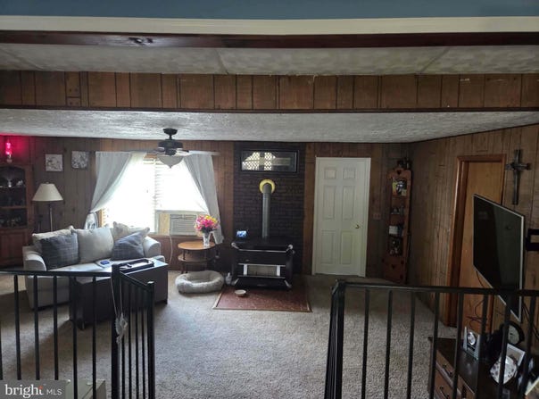 702 DOLLAR, BUNKER HILL, WV 25413