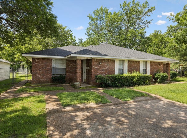 1104 E High Street, Terrell, TX 75160