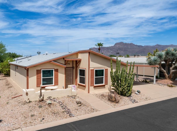 3355 S CORTEZ Road, Apache Junction, AZ 85119