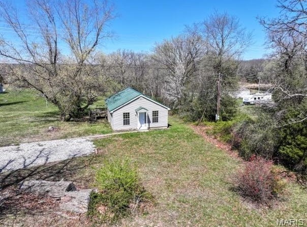 8 E hwy, Steelville, MO 65565