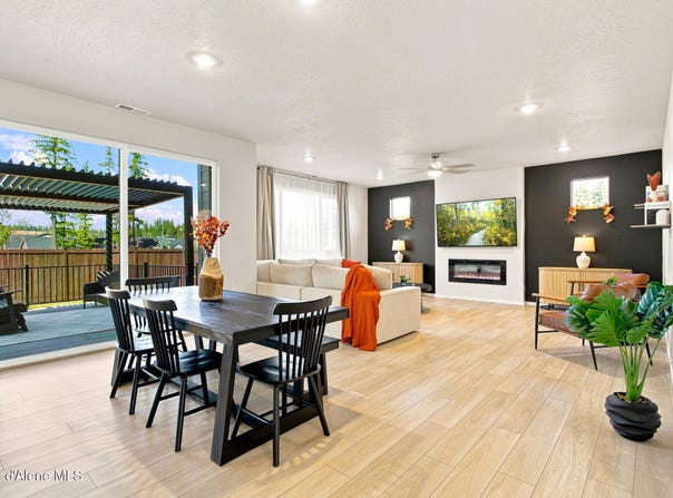 501 E Burdock Loop, Hayden, ID 83835