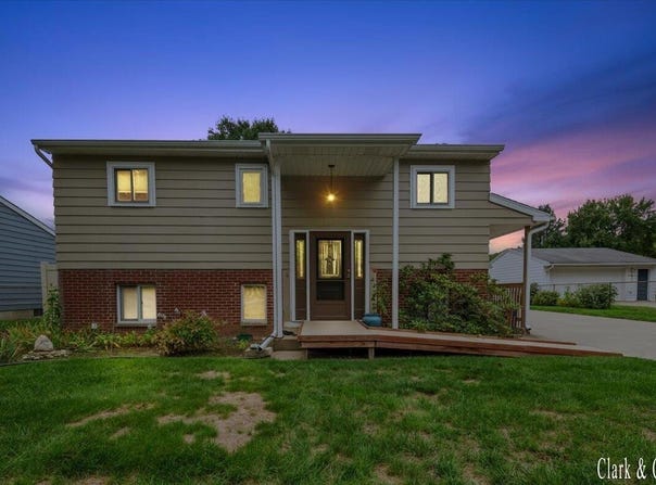324 Elizabeth Dean Drive SE, Lowell, MI 49331
