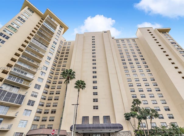 11111 Biscayne Blvd, Miami, FL 33181