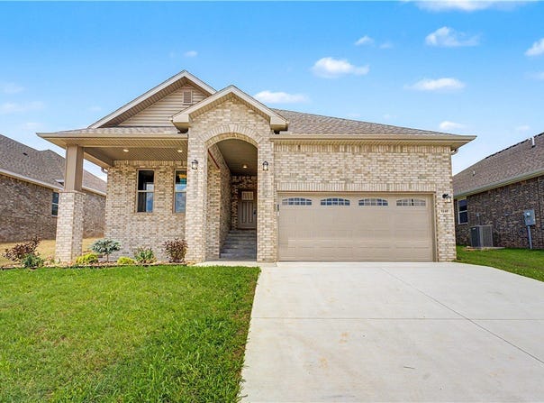 1140 Garrett Lane, Centerton, AR 72719