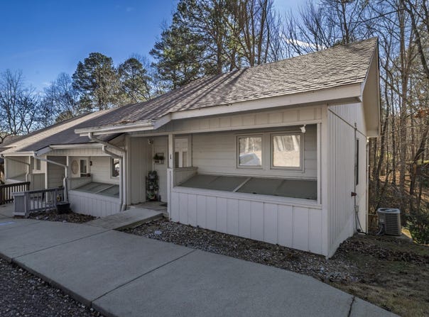 1 Gailosa Lane, Hot Springs Village, AR 71909