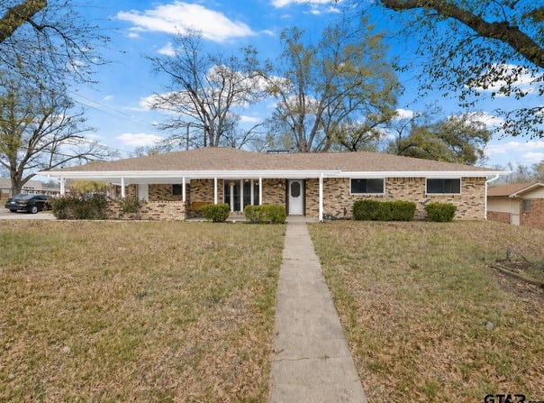 401 Hickory, Mt Pleasant, TX 75455