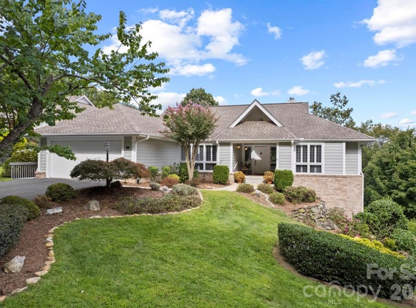 414 Ledgemont Court, Flat Rock, NC 28731