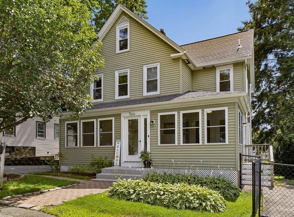 9 Crane Ave, Maynard, MA 01754
