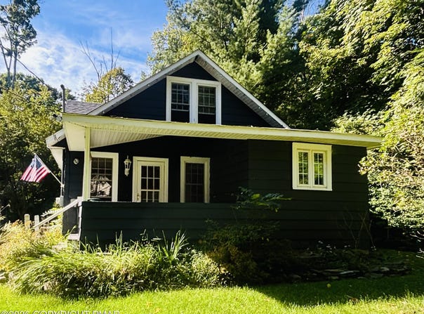306 Park Place, Cresco, PA 18326