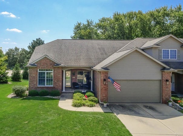 25 Spring Ridge Circle, Bloomington, IL 61704