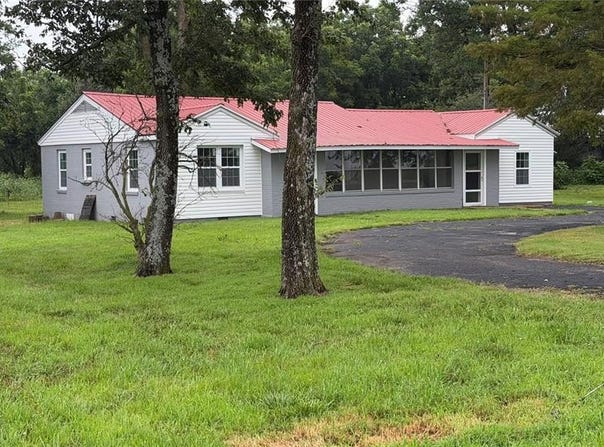 1349 County Highway, Parma, MO 63870