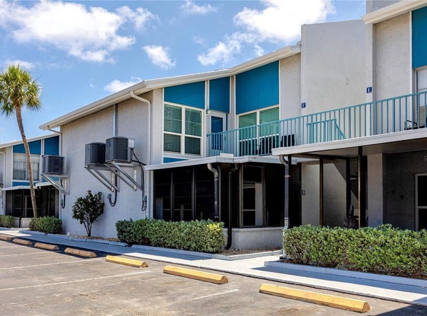 159 MEDALLION Boulevard, MADEIRA BEACH, FL 33708