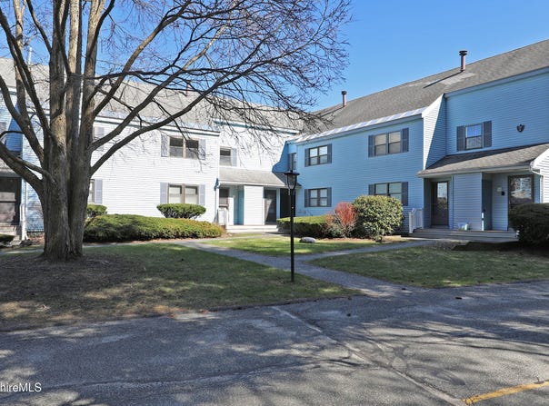 7 Rolling Hills, Lenox, MA 01240