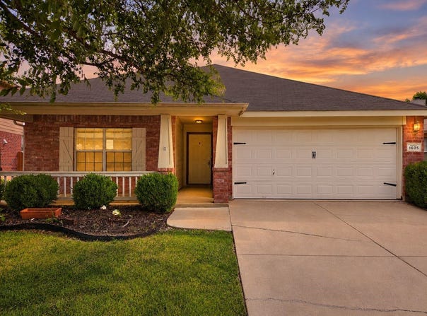 1605 Cardinal Way, Aubrey, TX 76227