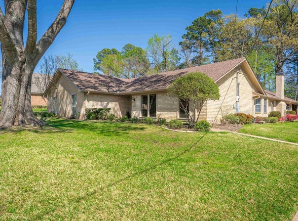 2002 E Warwick Circle, Longview, TX 75601