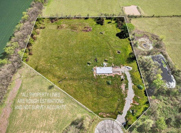 10855 County Ln 133, Carthage, MO 64836