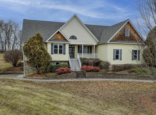 120 Spring Ridge Ln, Fairfield, VA 24435