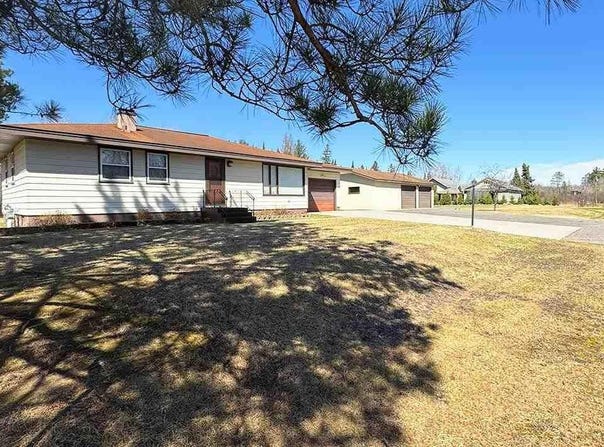 4331 Golf Course Road, Eveleth, MN 55734