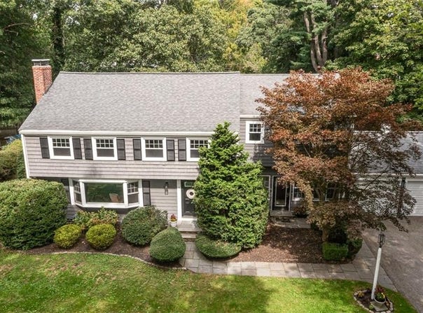 7 Terrace Drive, Barrington, RI 02806