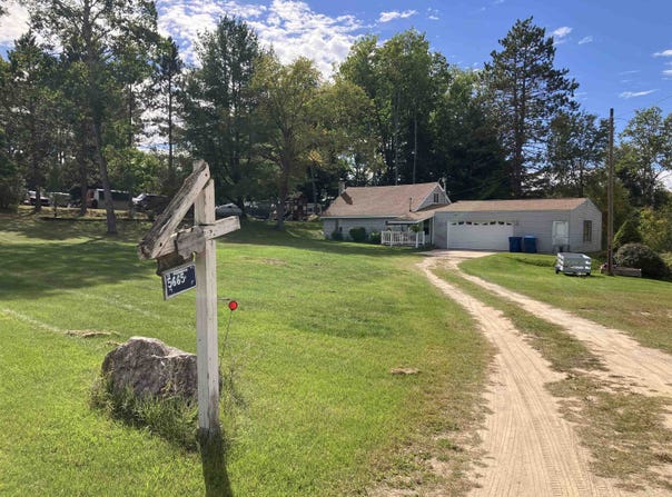 5665 N Athey Avenue, Harrison, MI 48625